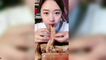 娱乐吃瓜酱女孩名字,揭秘娱乐圈幕后故事 第1张 娱乐吃瓜酱女孩名字,揭秘娱乐圈幕后故事 第1张